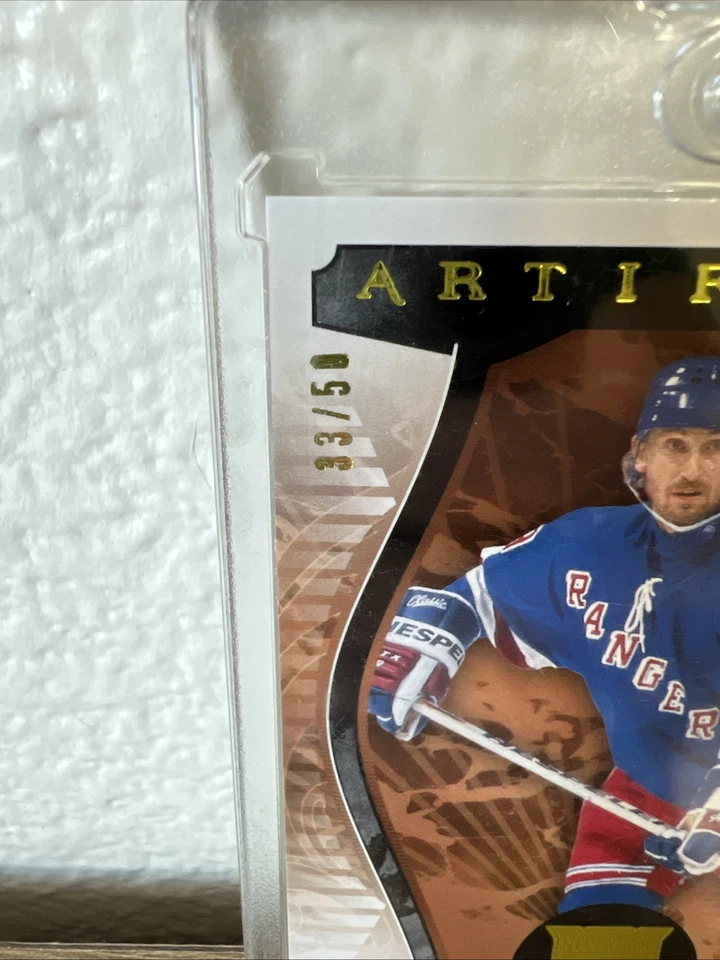 Artefatos Upper Deck 2023-24 ouro - Wayne Gretzky #166/50 - Imagem 2 de 3