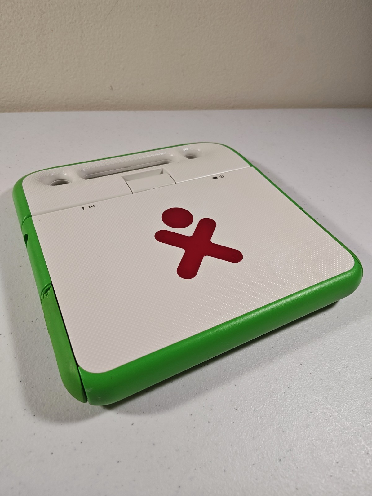 OLPC XO-1 Laptop One Laptop Per Child Rugged Kids Tablet PC Vintage Green