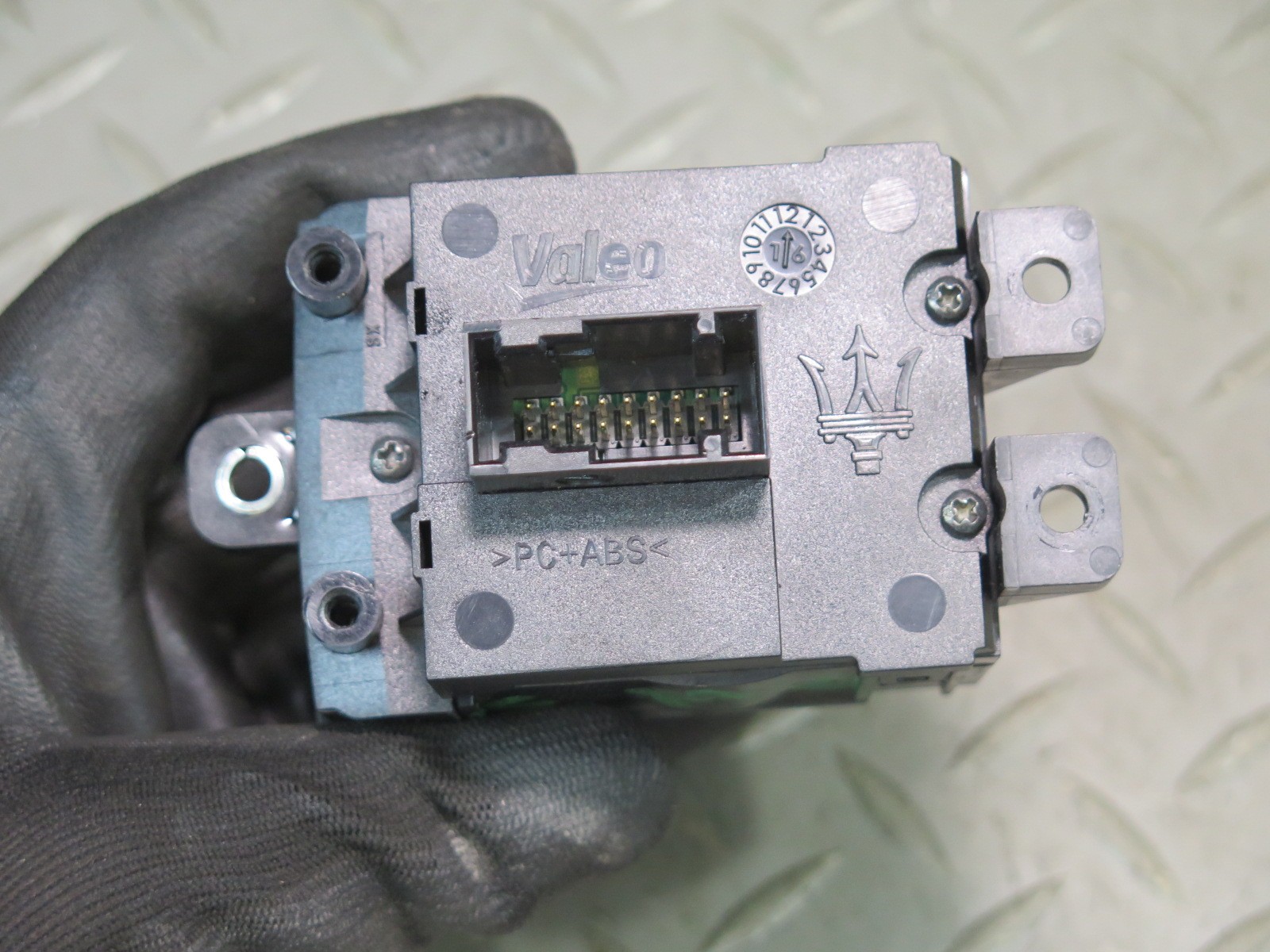 Maserati Quattroporte 2017-2021 Center console switch