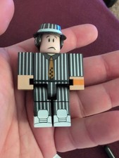 ROBLOX STRIPED SUIT  HAT 3  FIGURE JAZWARES MF951 