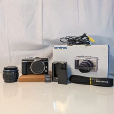 *Like New* Olympus PEN E-PL1 12.3MP Digital Camera Black w/ 14-42mm Lens 