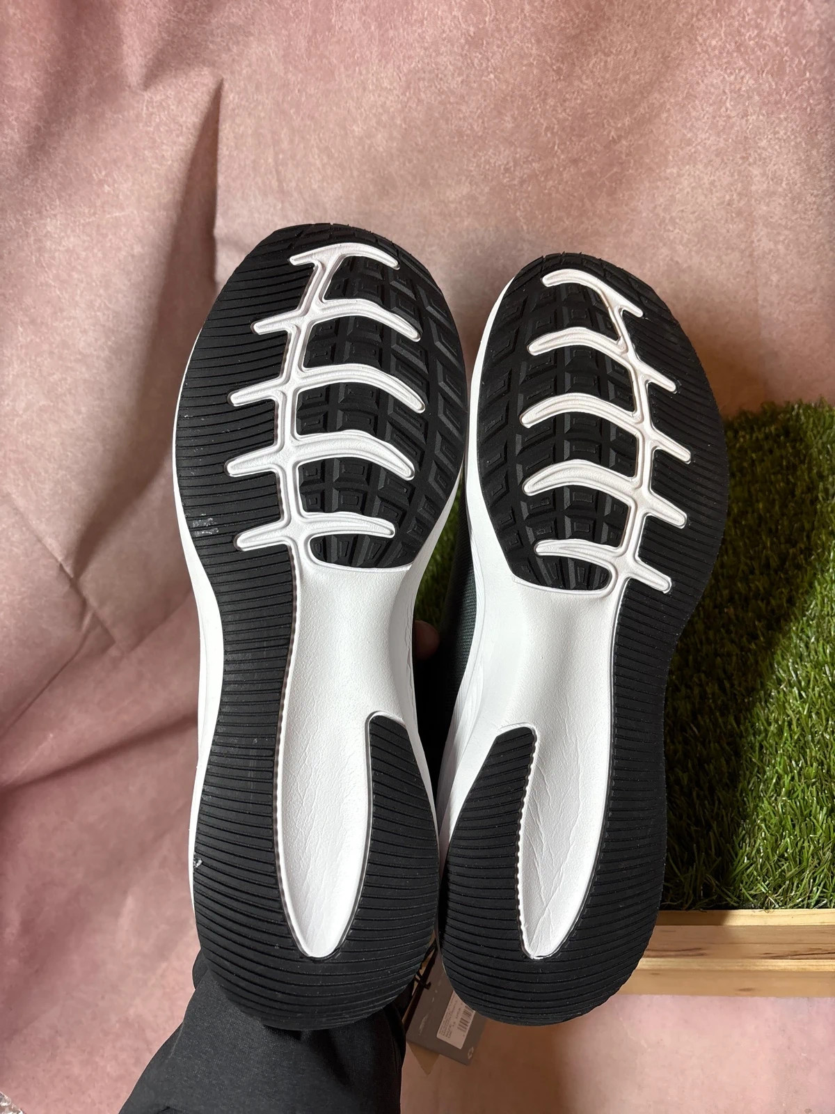 Trespass Sirus Casual Trainers image 8