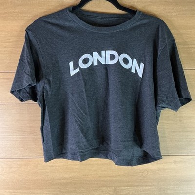 Sugar Flower Women s Medium Gray London Graphic Cropped Short Sleeve Tee  NWOT