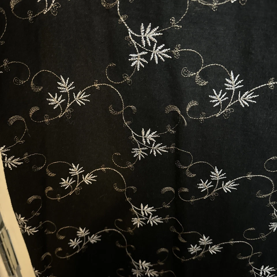 Vestido midi sin mangas bordado de lino negro M Jane Ashley para mujer Foto 4 de 4