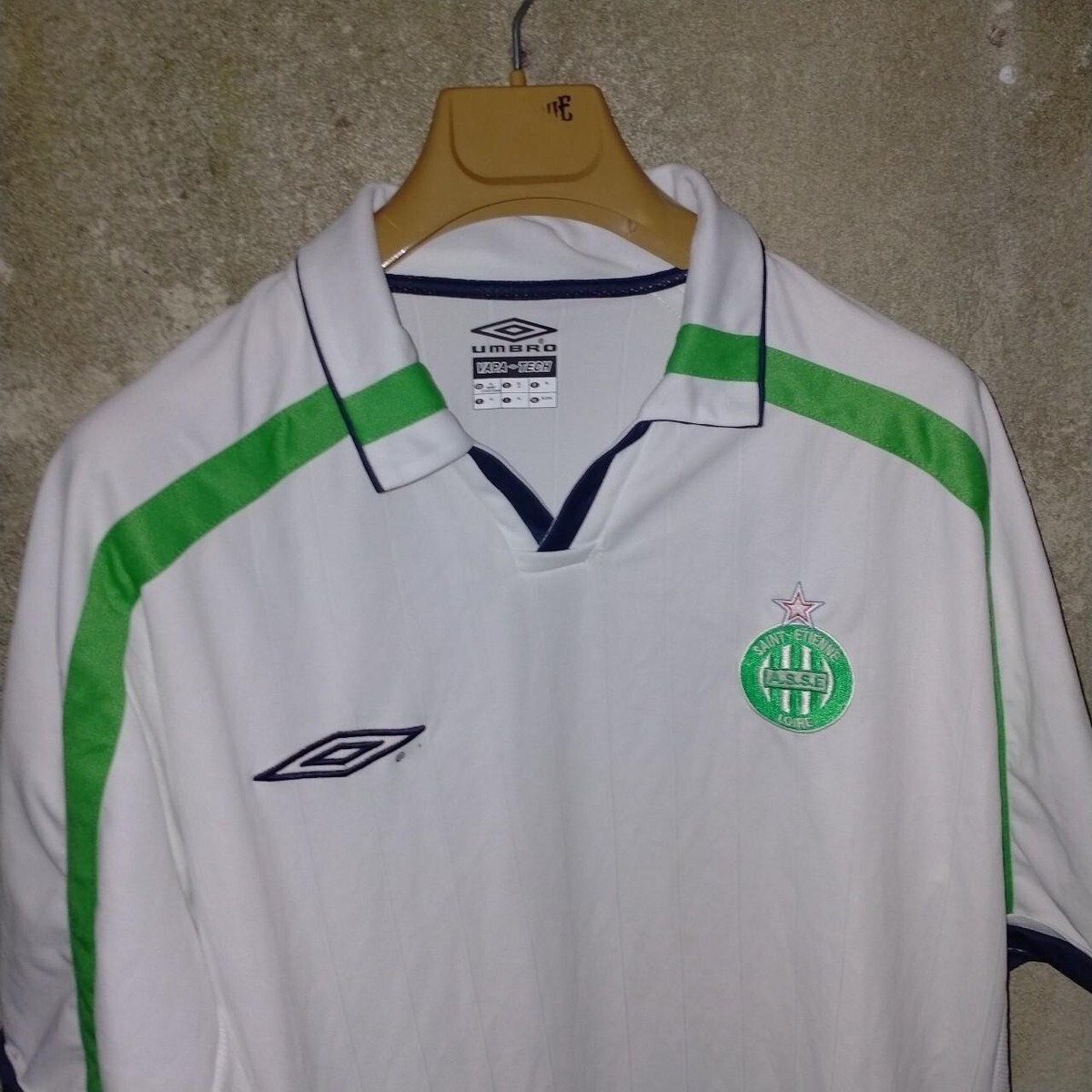 Tous les maillots de l'AS Saint-Étienne mais aussi le maillot