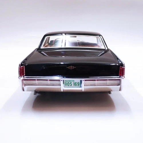 BOS modello 1/18 LINCOLN CONTINENTAL BERLINA 1968 nero 001 - Foto 4 di 8