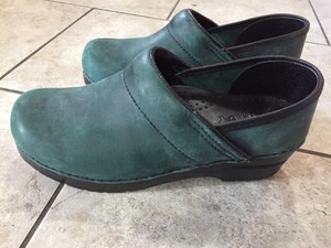 dansko oil rubbed clogs