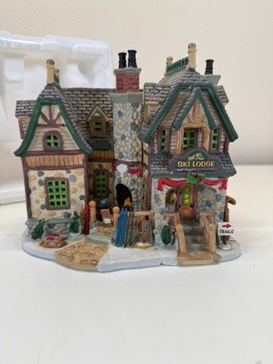 Lemax Vail Village Pine Hill Ski Lodge Lighted Building 2007 Christmas Village