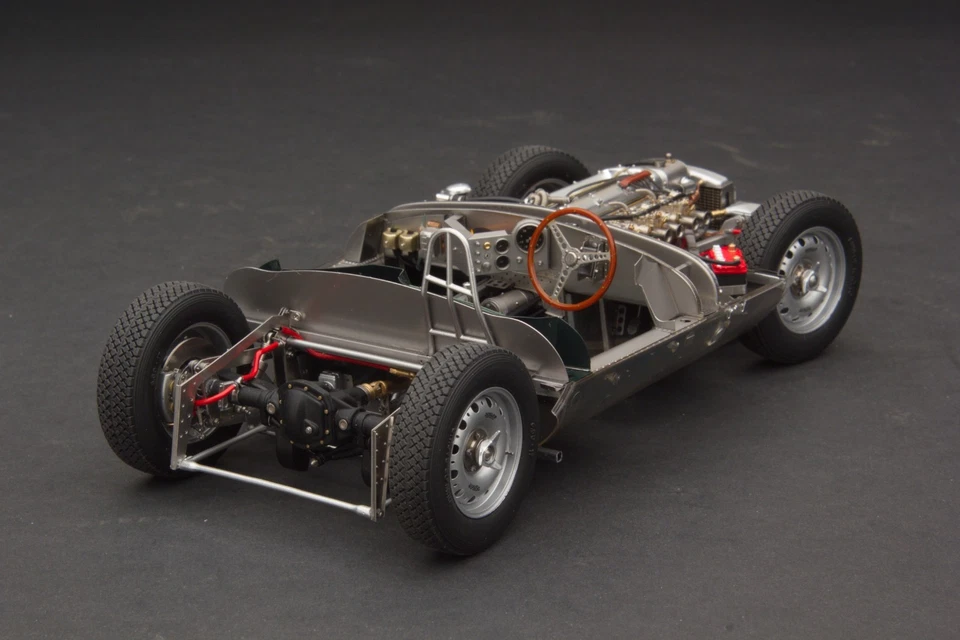 Exoto XS | 1:18 | LE MANS ROLLING CHASSIS | 1954 Jaguar D-Type | # RLG88001Z - Image 2 of 4