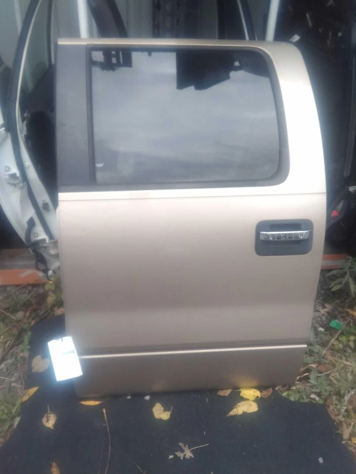 Used Rear Left Door Assembly Rear Side fits: 2012 Ford F150 PICKUP Crew Cab 4 Dr Foto 2 de 4