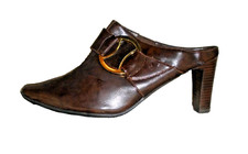 NICKELS BROWN FAUX LEATHR MULES PUMPS OPEN-BACK Slides CLOGS BELTED 9.5M  VALVE
