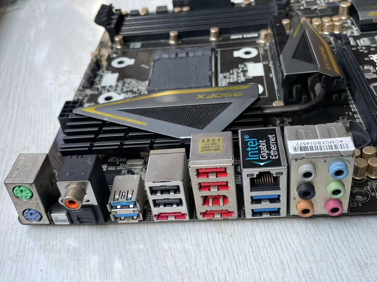 Asrock 990FX EXTREME9 AM3+ AMD 990FX ATX Desktop Motherboard DDR3