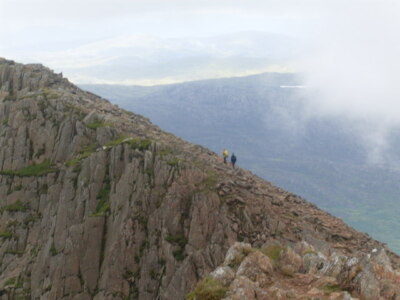 Foto 6x4 Y Lliwedd Bethania\/SH6250 Zooming in on a pare of walkers he c2008