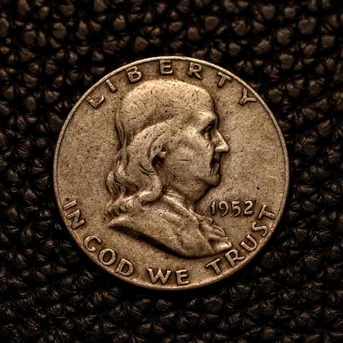 (ITM-6663) 1952-D Franklin Half Dollar ~ VF Condition ~ COMBINED SHIPPING!