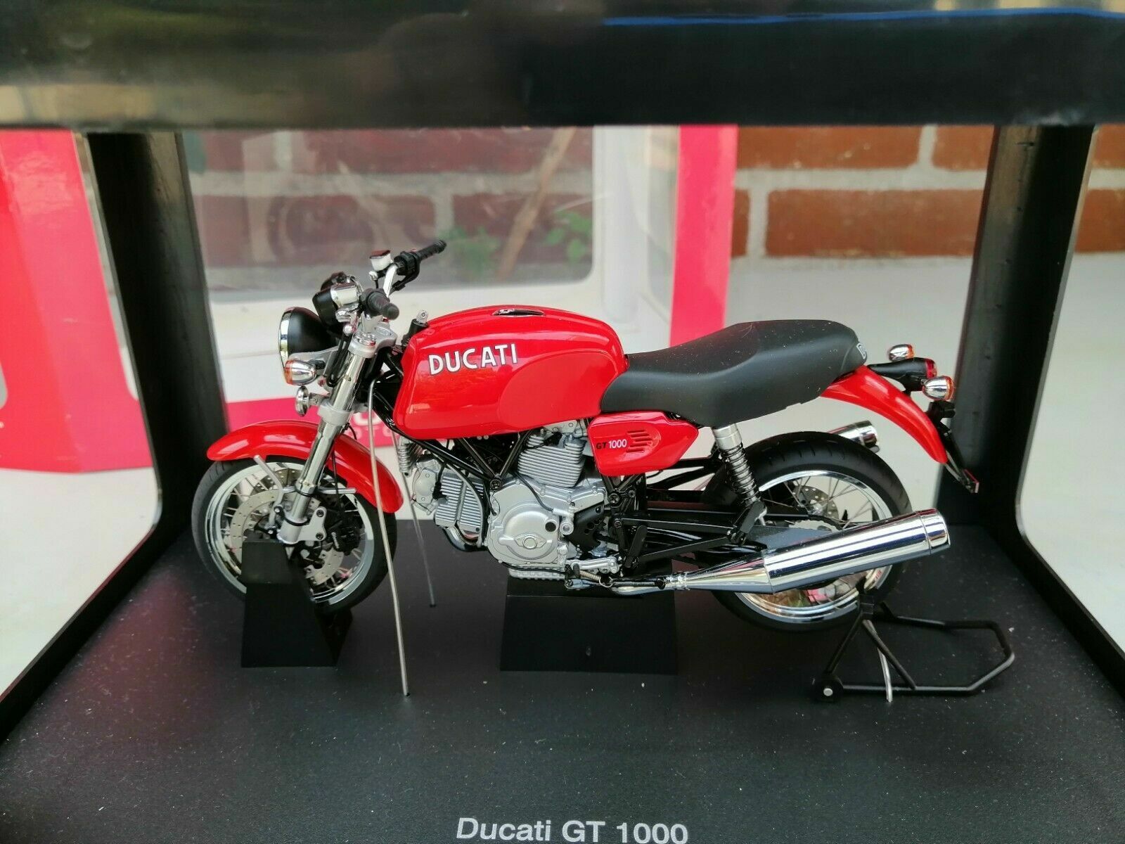 DUCATI　GT1000　AUTO art　1/12　レッド