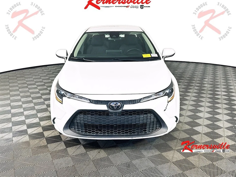 2021 Toyota Corolla LE Foto 2 de 4