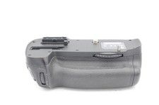 Nikon MB-D14 Multi-Power Battery Pack for Nikon D600, D610 Cameras