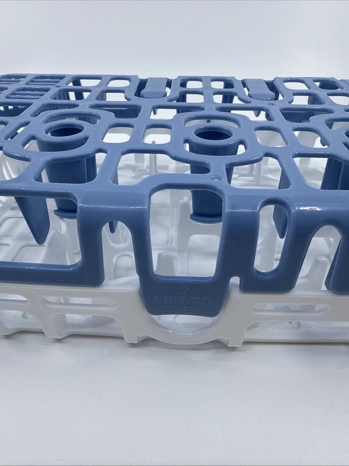 Cesta para lavavajillas Dr. Brown's para piezas de biberón pequeño, chupetes y acceso Foto 4 de 4