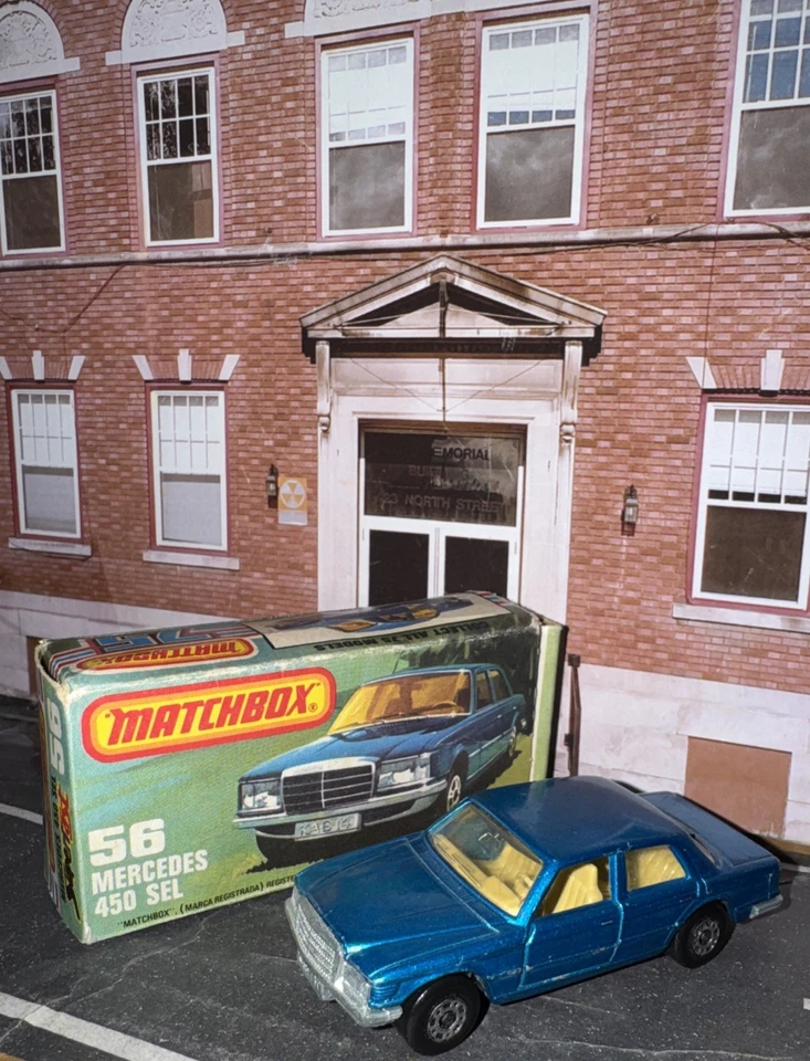 Matchbox Lesney Superfast #56 1979 Mercedes 460 SEL puertas de apertura con caja 1:64 Foto 2 de 4