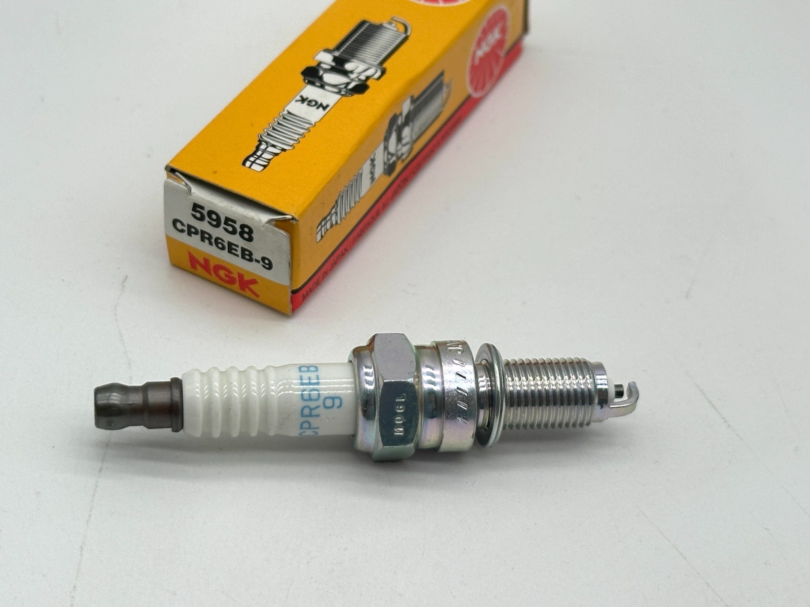 NGK 5958 CPR6EB-9  Spark Plug NOS