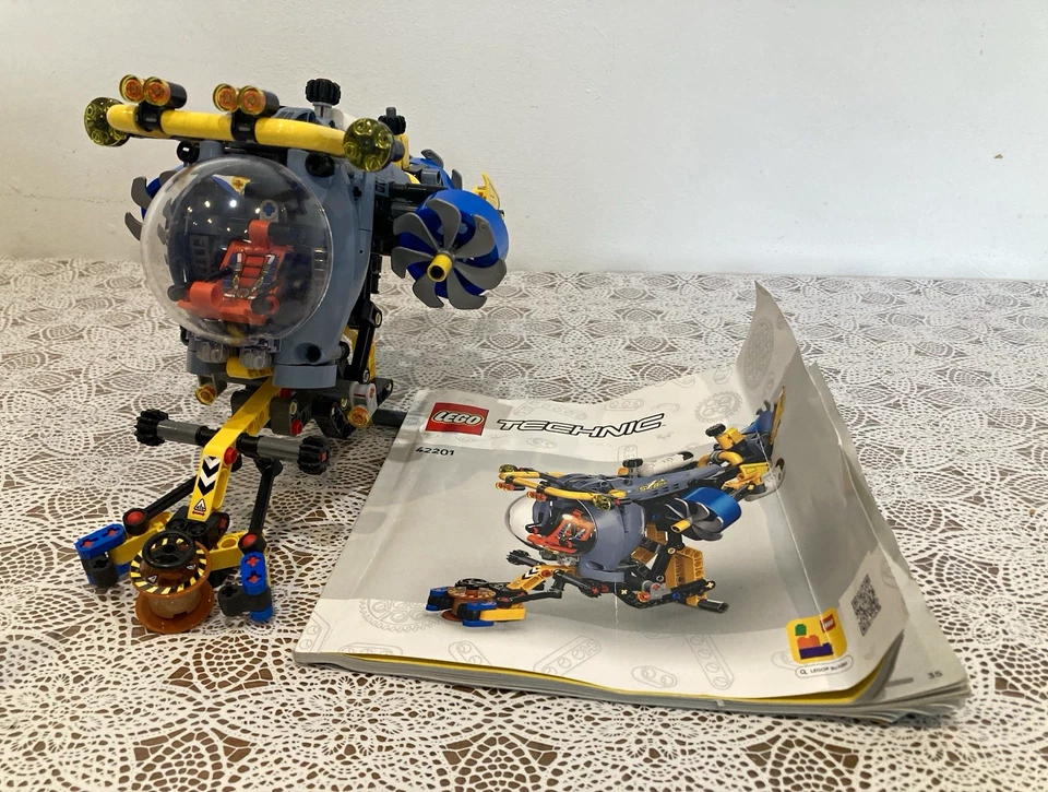 LEGO Technic 42201 Deep-Sea Research Submarine, photo 1 of 5