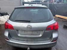 Stoßstange hinten Opel Astra J Caravan P10 13325137 P24034494