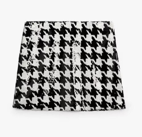 black and white zara skirt