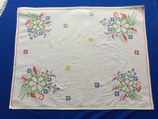  ancien dessus de table / napperon lin écru broderie point de croix  53 X 41