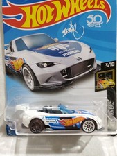 Hot Wheels Nightburnerz 15 Mazda MX-5 Miata 40/365 White 2017