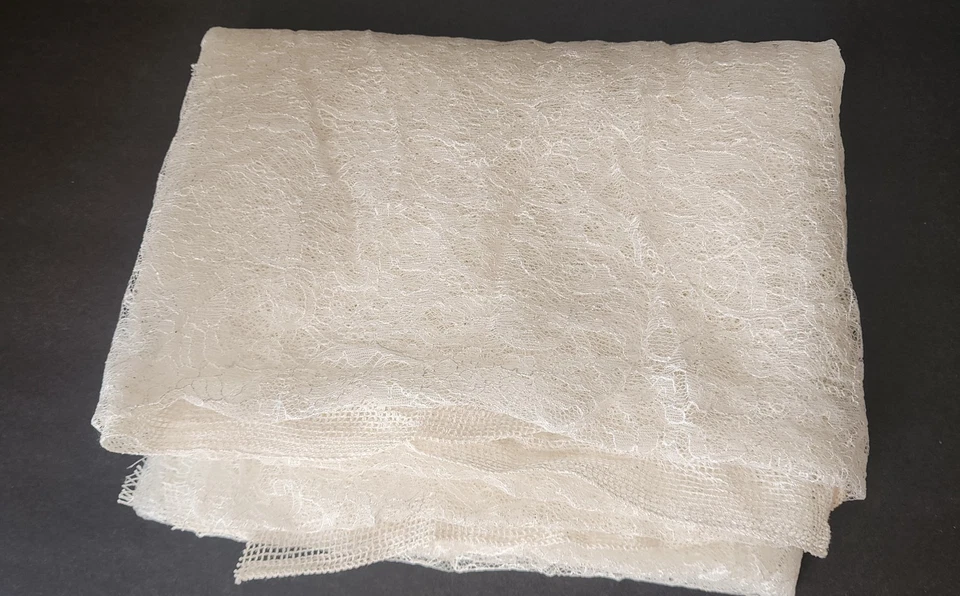 Tela de encaje blanco roto de alta costura francesa - 37,5"x63" mezcla de algodón textil de diseñador Foto 2 de 4