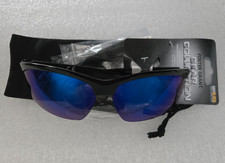 Foster Grant Max Block Gear Collection GEAR 4 Sunglasses Black / Blue With Case