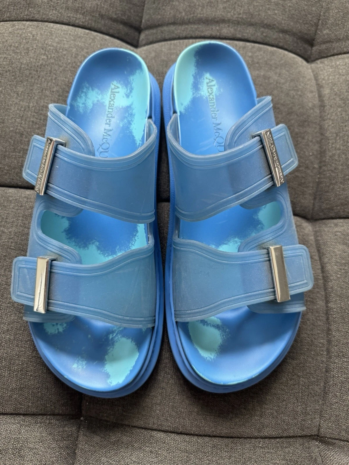 Sandali Alexander McQueen gomma blu argento slip on fibbia slides taglia 10?