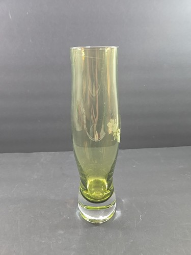 Vintage Caithness Scotland 10" Green Art Glass Vase Etched Floral Signed L.C. - Picture 4 of 9