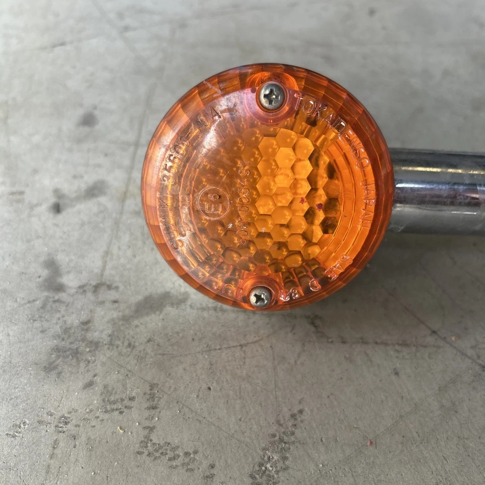 1998 - 2004 Suzuki Intruder 1500 VL1500 Rear Left Right Turn Signals & Bracket - Image 4 of 4