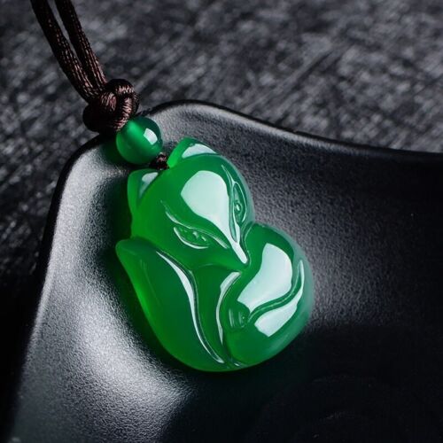 Jade Fox Necklace Pendant Natural Green White Chalcedony Chinese Carved Amulet - 第 1/4 張圖片