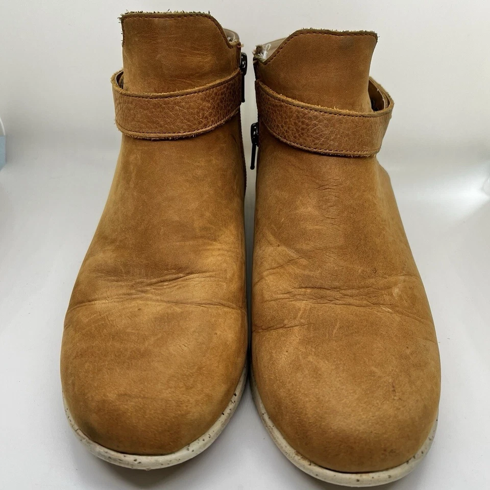 Superfeet Leather Ankle Booties Women’s Ash Shoes size 8.5 Tan color - Image 2 of 4