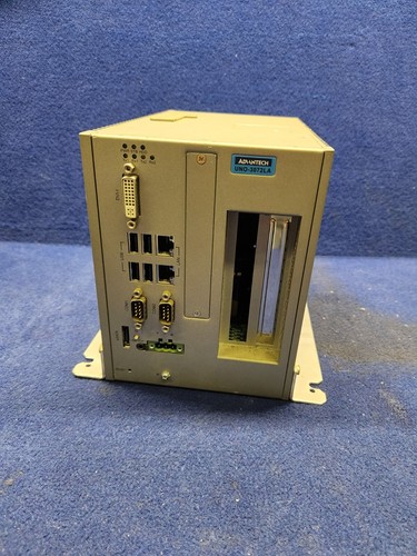 ADVANTECH UNO-3072LA-A13E / UNO3072LAA13E Arbeitseinheit!