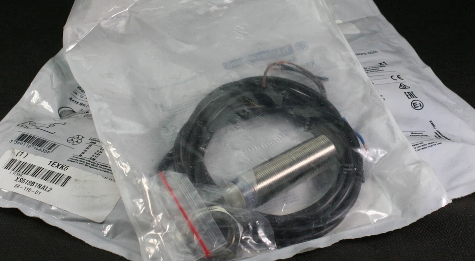 One (1) Telemecanique XS618B1NAL2 09-118-D1 Inductive Proximity Sensor NEW - Image 2 of 4