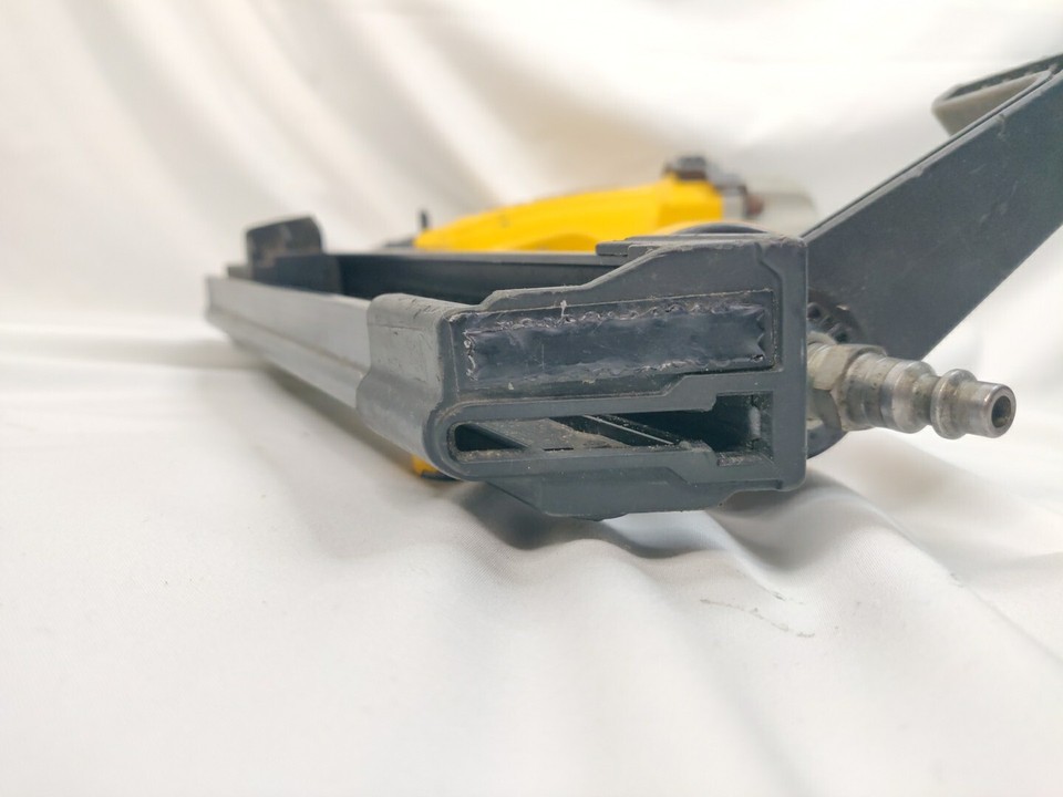 DeWalt DWMC150 35Degree Pneumatic Metal Connector Nailer 7171 TOOL