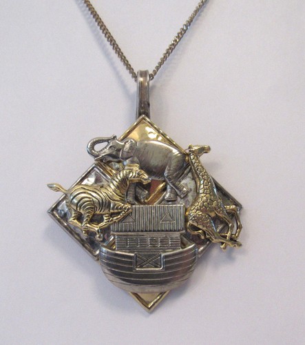 VINTAGE NOAH'S ARK PENDANT & CHAIN ELEPHANT ZEBRA GIRAFFE STERLING SILVER SPOON - Picture 4 of 12