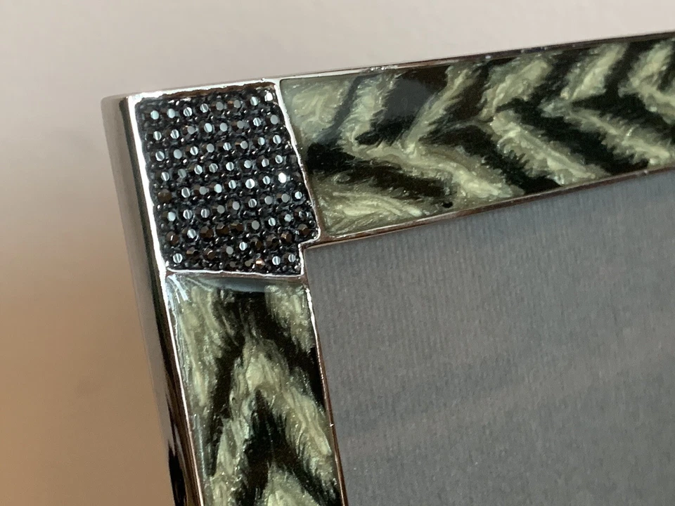 MARCO CEBRA ESMALTE WEINGEROFF ZORA 8x10 SWAROVSKI Foto 2 de 4