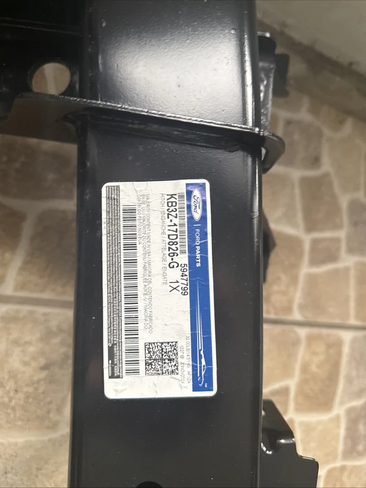 Enganche de remolque original Ford KB3Z-17D826-G Foto 2 de 4