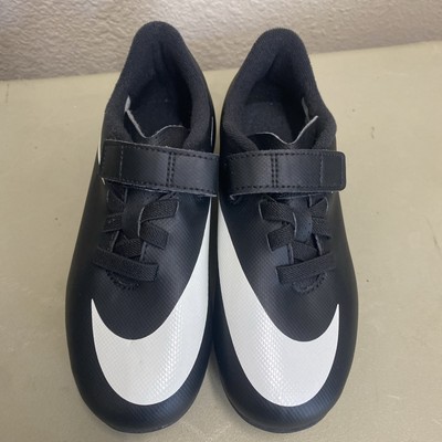 Nike Better World Unisex Black & White Soccer Shoes Size 12 Child/Youth