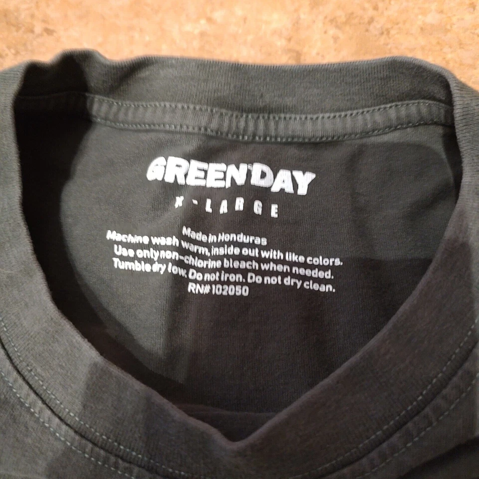 Vintage 90s Green Day Nimrod Graphic T-Shirt Black Men's Size X-Large - Image 4 of 4