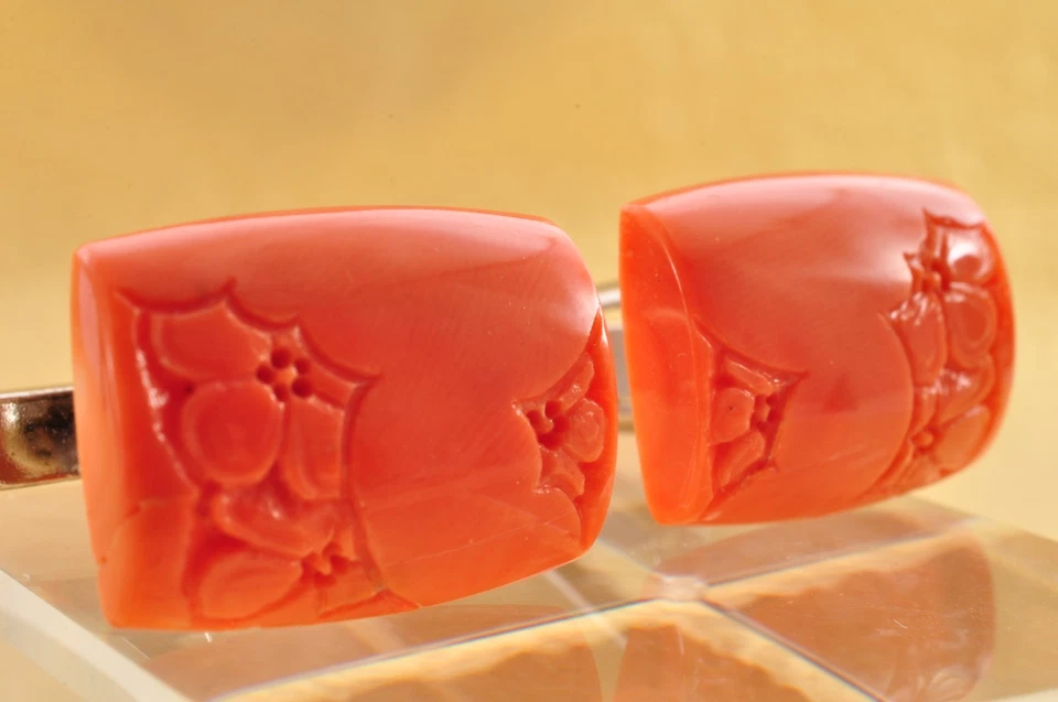 Certificación vintage MOMO coral cuadrado gemelos clip tallado flores de cerezo. Foto 3 de 4