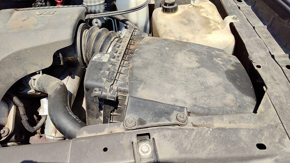 1997-05 Buick Park Ave Complete Air Intake Filter Box Housing With Tube Oem 3.8l - Image 4 of 4