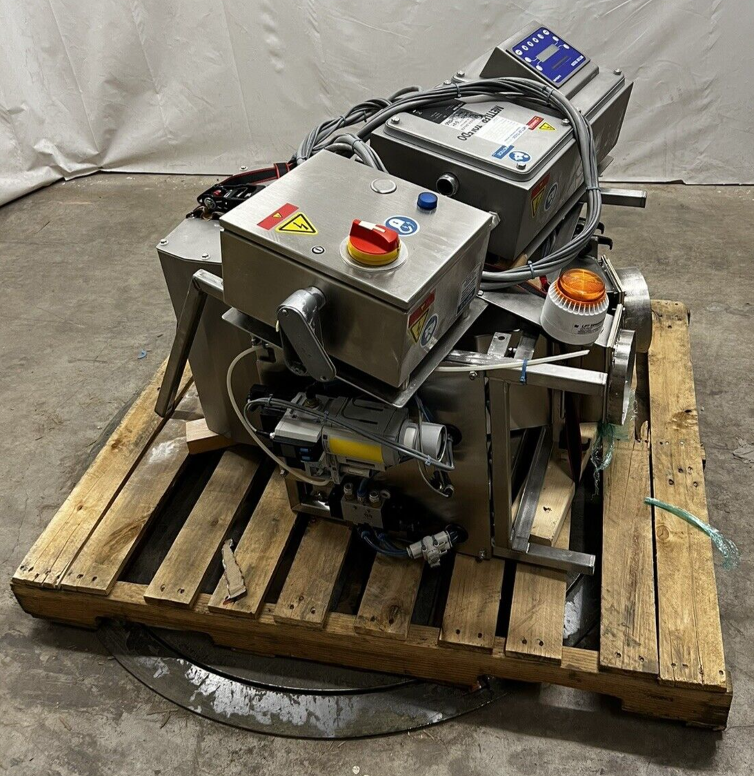 Mettler Toledo Safeline Gravity Fall Metal Detector Model Pharma