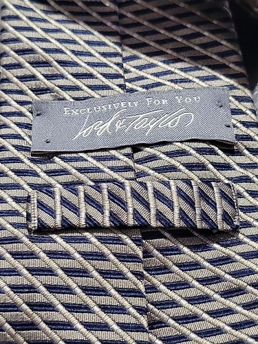 LORD & TAYLOR ~ 100% Silk Men’s Tie • Navy Khaki Silver Striped - Picture 6 of 6
