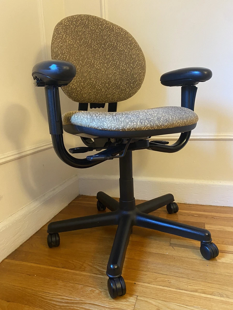 Criterion chair 2024