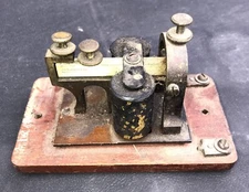 Vintage J.H. BUNNELL & Co Electric Main Line Sounder Wood Base Brass Parts